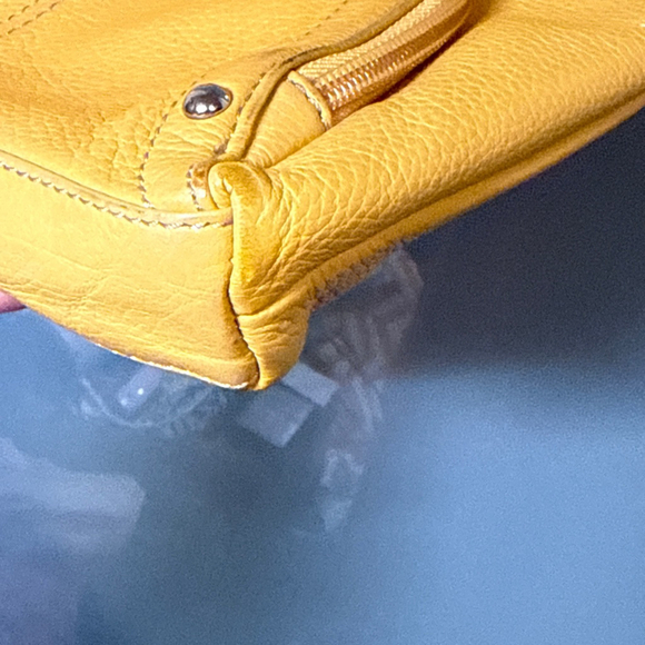 Tignanello Leather Crossbody Bag Yellow Silver Adjustable Strap - Picture 9 of 9